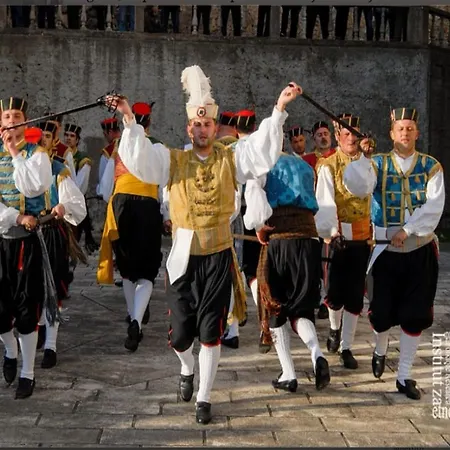 Tina - One Bedroom With Terrace Apartament *