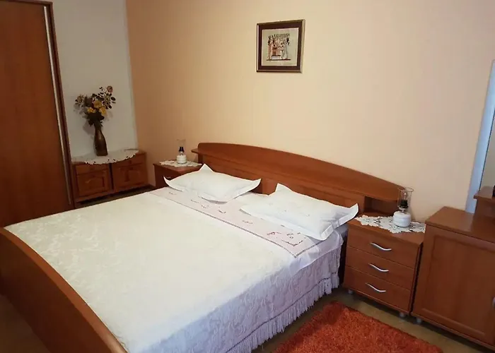 דירה Tina - One Bedroom With Terrace *