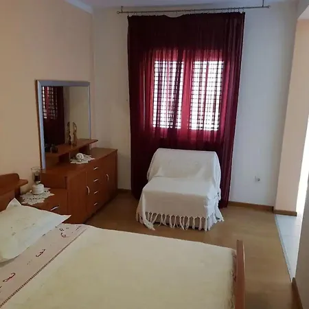 Apartment Tina - One Bedroom With Terrace