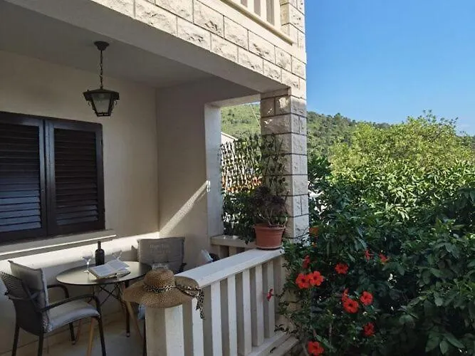 Tina - One Bedroom With Terrace Smokvica (Korcula)