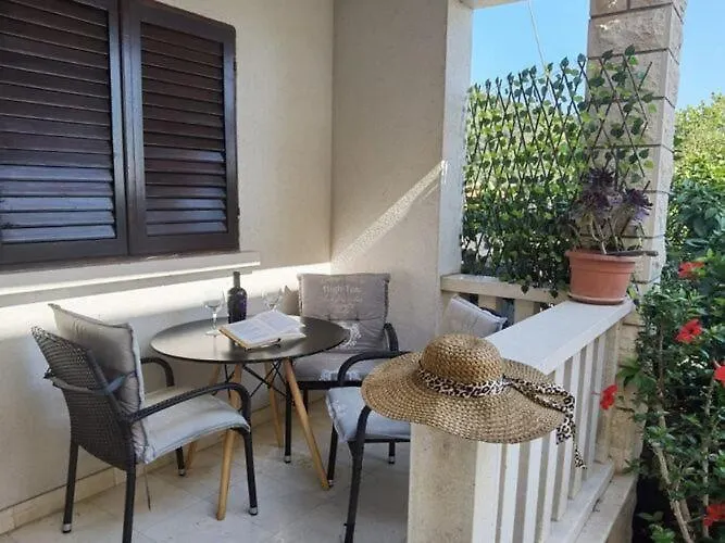 Tina - One Bedroom With Terrace Appartement